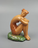 Статуэтка «Купальщица на камне», обливная керамика Гжели, 1950-е