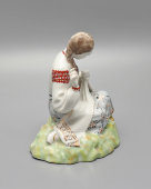 Статуэтка «Вышивальщица», скульптор Щербина В. И., Киевский ЭКХЗ, 1955-62 гг.