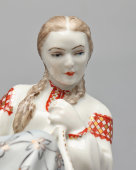 Статуэтка «Вышивальщица», скульптор Щербина В. И., Киевский ЭКХЗ, 1955-62 гг.