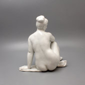 Авторская статуэтка «Натурщица с ромашкой», скульптор Малышева Н. А., Дулево, 1950-60 гг.