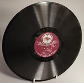 Исполняет И.Д. Троянов (гавайская гитара): слоу-фокс «Катерина» и «Танго», Апрелевский завод памяти 1905г, 1930-1940е гг