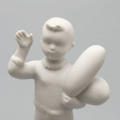 Статуэтка «Мальчик с шариками» (На парад), скульптор Столбова Г. С., серия «Счастливое детство», бисквит, ЛФЗ, 1950-60 гг.