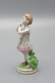 Статуэтка «Потерялась» (Ау!), скульптор Жникруп О. Л., фарфор, Полонский ЗХК, 1956-73 гг.