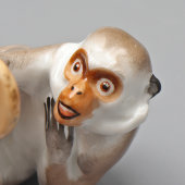 Фигурка «Зеркало и обезьяна» по басне И. А. Крылова, скульптор Воробьев Б. Я., фарфор, ЛФЗ, 1950-60 гг.