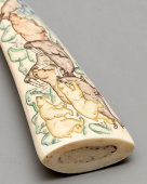 Сувенирный моржовый клык с гравировкой на тему «Животные крайнего севера», гравировка, Чукотка, 1950-60 гг.