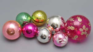 Комплект шаров на ёлку «Новогоднее настроение», стекло, СССР, 1970-80 гг.