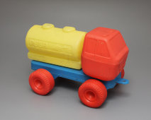 Детская игрушка-каталка «Автомобиль «Рыба» (рыбовоз), пластмасса, СССР, 1970-80 гг.