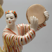 Cтатуэтка «Танцующие таджики», скульптор Малышева Н. А., Дулево, 1957 г.