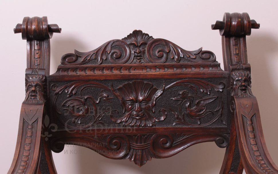 Курульное кресло