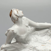 Статуэтка «Балерина Павлова А. П. в концертном номере «Умирающий лебедь» на музыку К. Сен-Санса, скульптор Данько Н. Я., фарфор, ЛФЗ, 1930-е