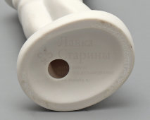 Статуэтка «Колыбельная», скульптор Столбова Г. С., бисквит, ЛФЗ, 1950-60 гг.