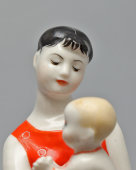 Статуэтка «Ладушки», скульптор Столбова Г. С., фарфор ЛФЗ, 1960-е