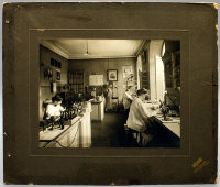 Старинная медицинская фотография «Исследовательская лаборатория», Россия, начало 20 века