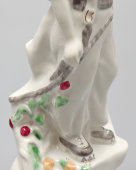 Статуэтка «Девушка альпинистка» (Геолог), скульптор Покосовская В. М., Барановский фарфоровый завод, 1950-57 гг.