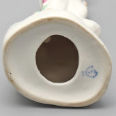 Статуэтка «Девушка альпинистка» (Геолог), скульптор Покосовская В. М., Барановский фарфоровый завод, 1950-57 гг.