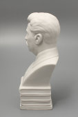 Фарфоровый бюст Сталина, скульптор В. Я. Боголюбов, бисквит, Вербилки, 2000-е по модели 1937 г.