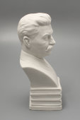 Фарфоровый бюст Сталина, скульптор В. Я. Боголюбов, бисквит, Вербилки, 2000-е по модели 1937 г.