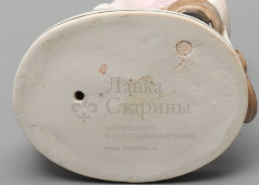 Статуэтка «Кот и повар» по басне И. А. Крылова, скульптор Михалев В. А., фарфор ЛФЗ, 1950-60 гг.