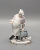 Статуэтка «Кот и повар» по басне И. А. Крылова, скульптор Михалев В. А., фарфор ЛФЗ, 1950-60 гг.