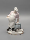 Статуэтка «Кот и повар» по басне И. А. Крылова, скульптор Михалев В. А., фарфор ЛФЗ, 1950-60 гг.