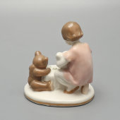 Фигурка «Игра» (Игровая комната), скульптор Велихова С. Б., ЛФЗ, 1950-60 гг.