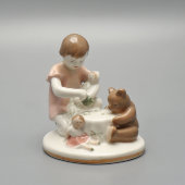 Фигурка «Игра» (Игровая комната), скульптор Велихова С. Б., ЛФЗ, 1950-60 гг.