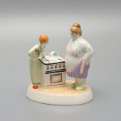 Статуэтка, скульптурная группа «Коммуналка», скульптор Ю. М. Львов, авторская подпись, Первомайский фарфоровый завод (Песочное), 1980-90 гг.