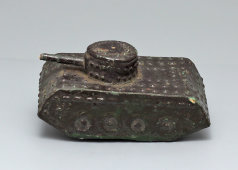 Старинная ёлочная игрушка военного времени «Танк», картон, СССР, 1940-е