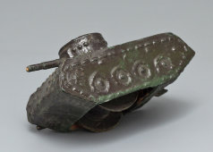 Старинная ёлочная игрушка военного времени «Танк», картон, СССР, 1940-е