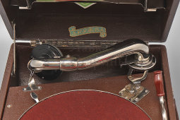 Винтажный патефон-чемоданчик «Дружба», модель ПГ-54, Ленинградский патефонный завод, СССР, 1950-е