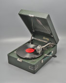 Винтажный патефон-чемоданчик «Дружба», модель ПГ-54, Ленинградский патефонный завод, СССР, 1950-е