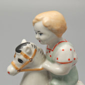 Статуэтка «Всадник», скульптор Голембовская С. В., Полонский ЗКХ, 1950-60 гг. 