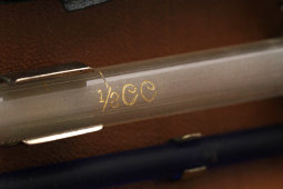 Старинный шприц в футляре с иглами, Becton Dickinson, США, 1-я пол. 20 в.
