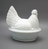 Масленка «Курица», молочное стекло, Россия, 19 век