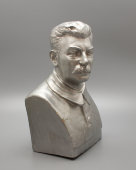 Настольный бюст «И. В. Сталин», скульптор Яковлев Б. И., керамика, Гжель, 1930-е