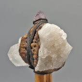 Сувенирный декоративный каменный топор, природный минерал, бамбук