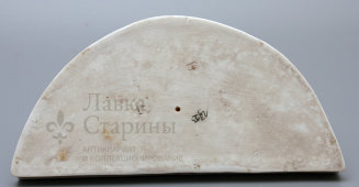 Фарфоровая карандашница «Право на отдых» из письменного прибора «Обсуждение проекта Сталинской конституции в колхозе Узбекистана», фарфор ЛФЗ