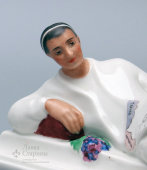 Фарфоровая карандашница «Право на отдых» из письменного прибора «Обсуждение проекта Сталинской конституции в колхозе Узбекистана», фарфор ЛФЗ