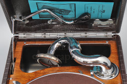 Антикварный патефон «Victrola», Victor Talking Machine Co., Япония, 1940-е