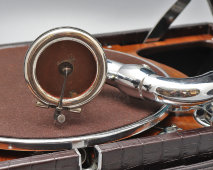 Антикварный патефон «Victrola», Victor Talking Machine Co., Япония, 1940-е