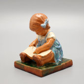Статуэтка «Девочка с книгой», скульптор Денисенко М. В., С.Х.Ф. № 1, 1950-60 гг.