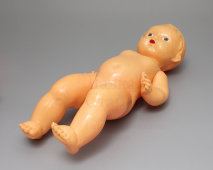 Советская игрушка, кукла «Пупс в чепчике» на резинках, целлулоид, Охтинский химкомбинат, 1950-е