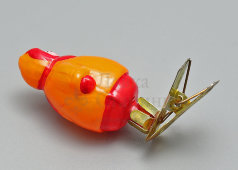 Советская ёлочная игрушка на прищепке «Девочка в оранжевой шубке» из набора «Зима», стекло, 1950-е