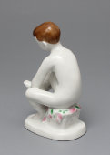 Статуэтка «Мальчик с полотенцем», скульптор Столбова Г. С., ЛФЗ, 1950-60 гг.
