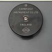 Винтажный измерительный прибор «Динамометр-амперметр» в деревянном корпусе, Cambridge Instrument Company, Англия, 1968 г.