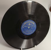 Джазовый оркестр под упр. А.В. Варламова исп. «Вальс» и блюз «Луна». Апрелевский завод памяти 1905г.. 1930-1940е гг.