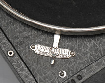 Советский патефон-чемоданчик, модель ПТ-3, Ленинградский граммофонный завод, НКМ Главширпотреб, 1938-39 гг.