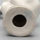 Статуэтка «Девочка-зайчик» из серии «Утренник», скульптор Голембовская С. В. (Болзан), фарфор, Городница, 1950-62 гг.