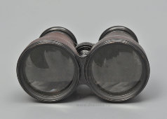 Старинный театральный, полевой бинокль в корпусе из натуральной кожи, оригинальный футляр, оптик-производитель Борде (Borde), Франция, 1870-1900-е гг.