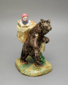 Статуэтка «Маша и медведь», скульптор Визин Э. П., фанс, ЗиК Конаково, 1950-е